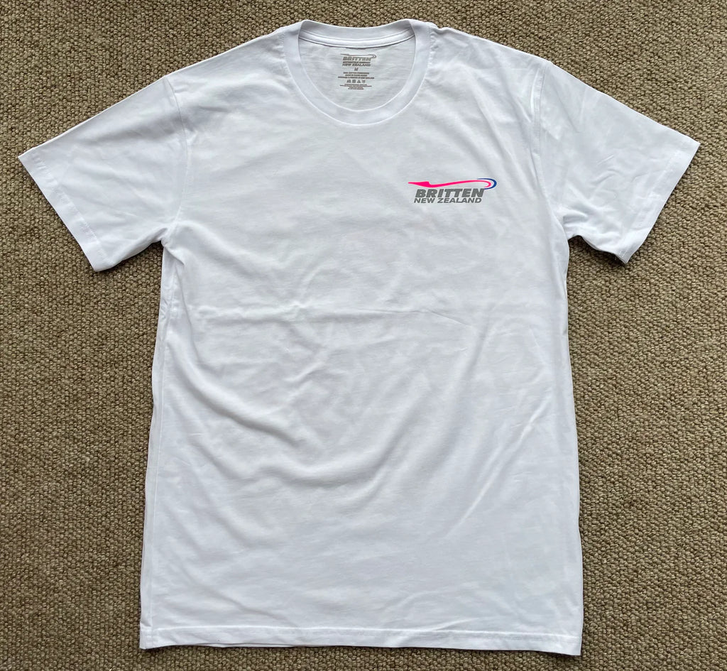 T-Shirt 2XL WHT - Artistic Design